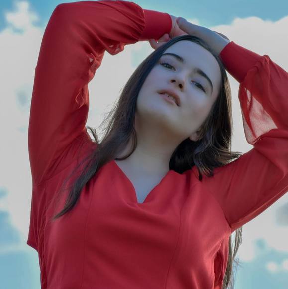 Meet your Posher, Hannah - Picture 1 of 1